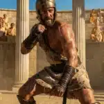 Gladiateur musclé avec casque bronze en arène romaine