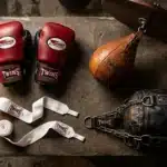 Gants de boxe rouges Twins, bandes, poire et équipement d'entraînement